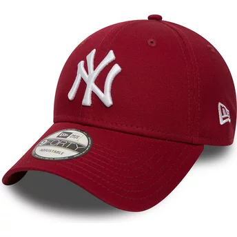 Gorra curva roja cardenal ajustable 9FORTY Essential de New York Yankees MLB de New Era