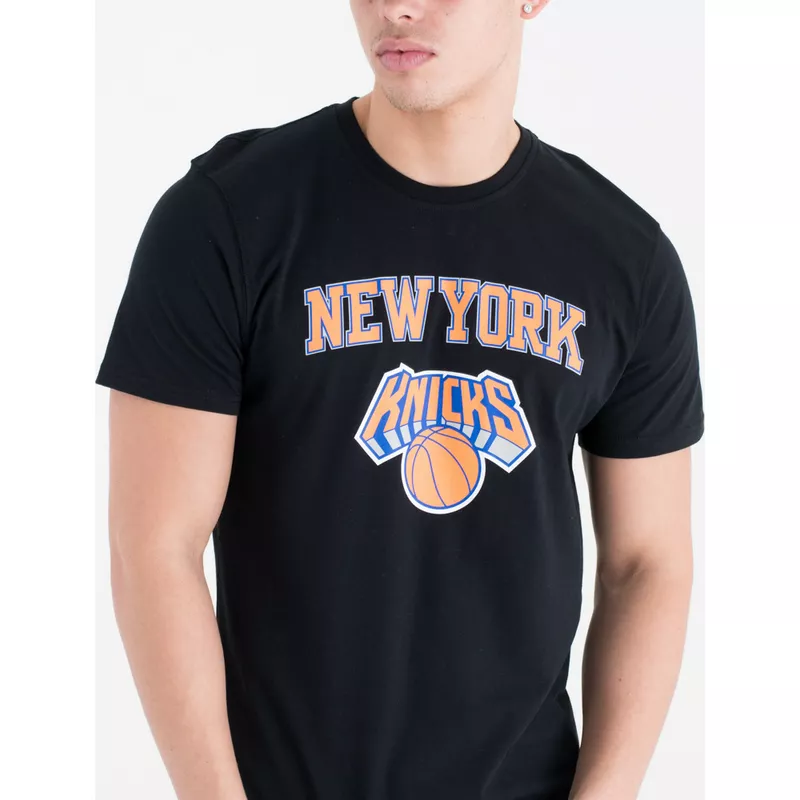 camiseta-manga-corta-negra-de-new-york-knicks-nba-de-new-era