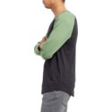 camiseta-manga-larga-negra-y-verde-pen-dark-kelly-de-volcom