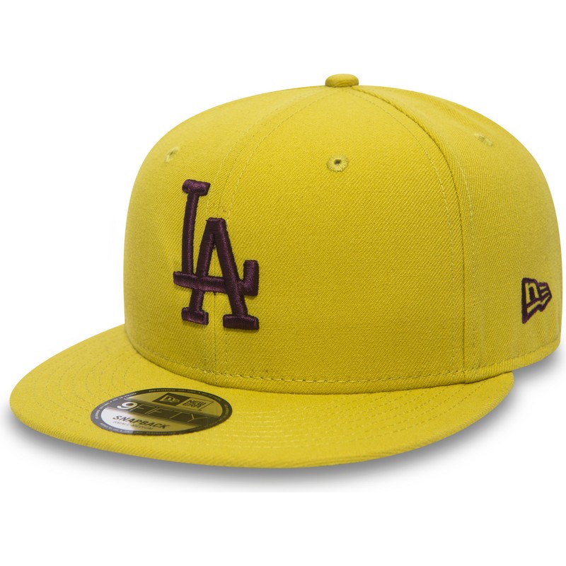 gorra-plana-amarilla-snapback-con-logo-granate-9fifty-essential-league-de-los-angeles-dodgers-mlb-de-new-era