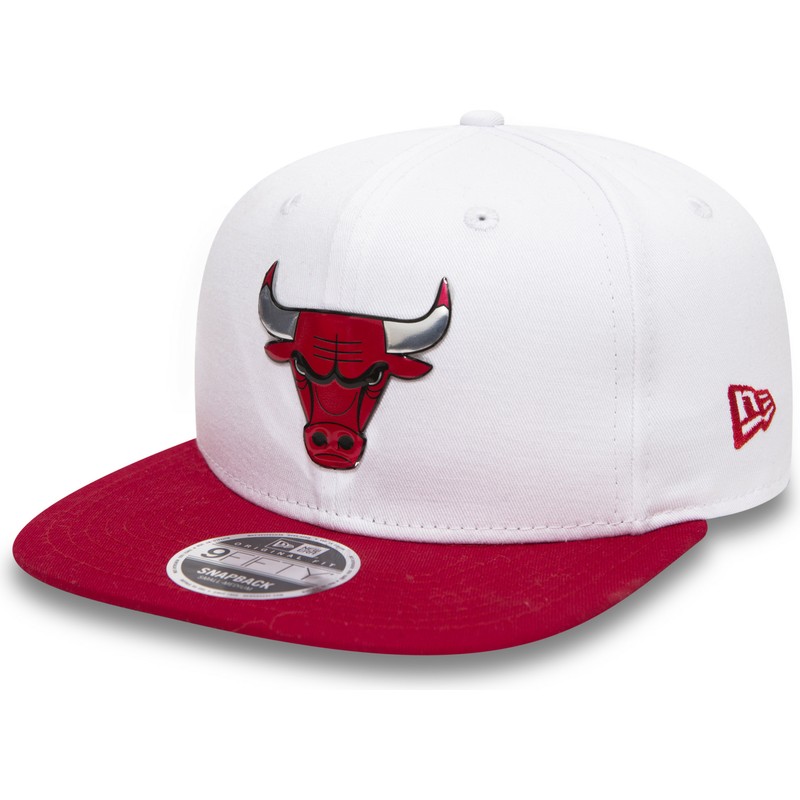 gorra-plana-blanca-snapback-con-visera-roja-9fifty-logo-pack-de-chicago-bulls-nba-de-new-era