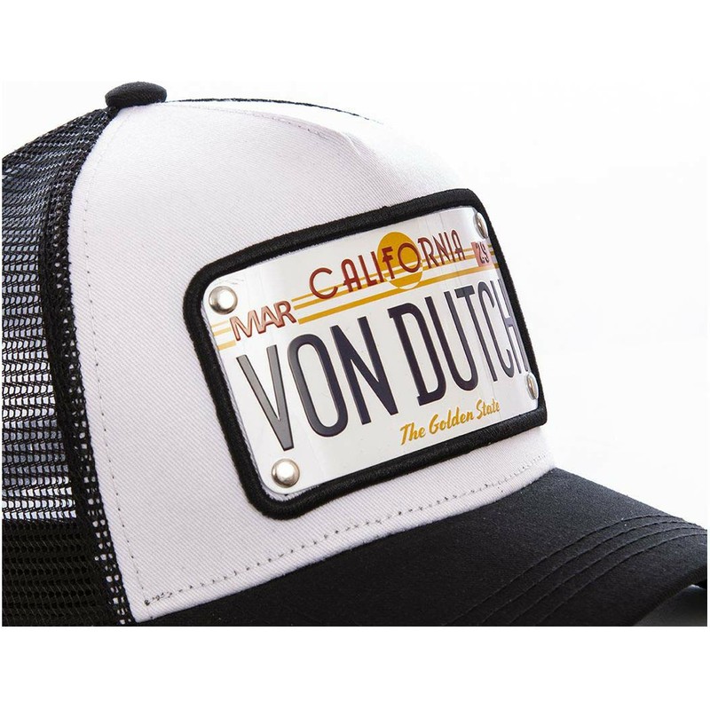 gorra-trucker-blanca-y-negra-con-placa-california-cal1-de-von-dutch