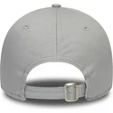 gorra-curva-gris-ajustable-con-logo-granate-9forty-essential-de-los-angeles-dodgers-mlb-de-new-era