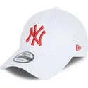 gorra-curva-blanca-ajustable-con-logo-rojo-9forty-league-essential-de-new-york-yankees-mlb-de-new-era