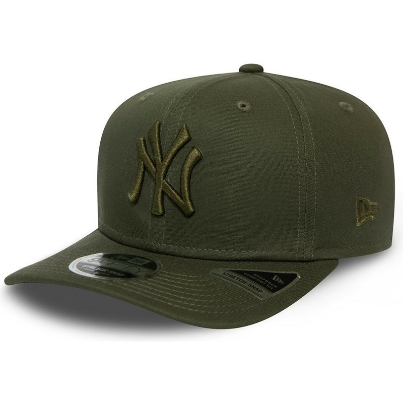 gorra-curva-verde-snapback-con-logo-verde-9fifty-stretch-snap-league-essential-de-new-york-yankees-mlb-de-new-era