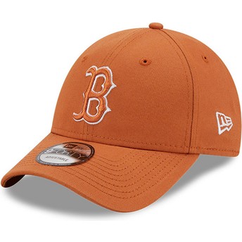 Gorra curva marrón ajustable con logo marrón 9FORTY League Essential de Boston Red Sox MLB de New Era