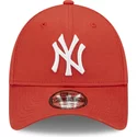 gorra-curva-roja-oscuro-ajustable-9forty-league-essential-de-new-york-yankees-mlb-de-new-era