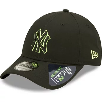 Gorra curva negra snapback con logo verde 9FORTY Neon Pack REPREVE de New York Yankees MLB de New Era