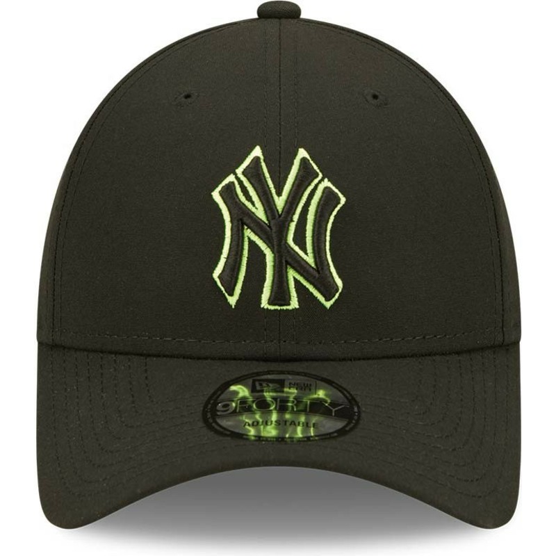 gorra-curva-negra-snapback-con-logo-verde-9forty-neon-pack-repreve-de-new-york-yankees-mlb-de-new-era