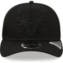 gorra-curva-negra-snapback-con-logo-negro-9fifty-tonal-stretch-snap-de-chicago-bulls-nba-de-new-era