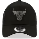 gorra-trucker-negra-con-logo-negro-9forty-a-frame-tonal-de-chicago-bulls-nba-de-new-era
