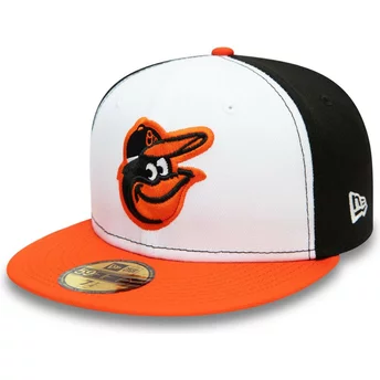 Gorra plana blanca, negra y naranja ajustada 59FIFTY Authentic On Field de Baltimore Orioles MLB de New Era