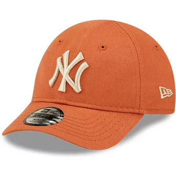 Gorra curva naranja ajustable para niño pequeño con logo beige 9FORTY League Essential de New York Yankees MLB de New Era