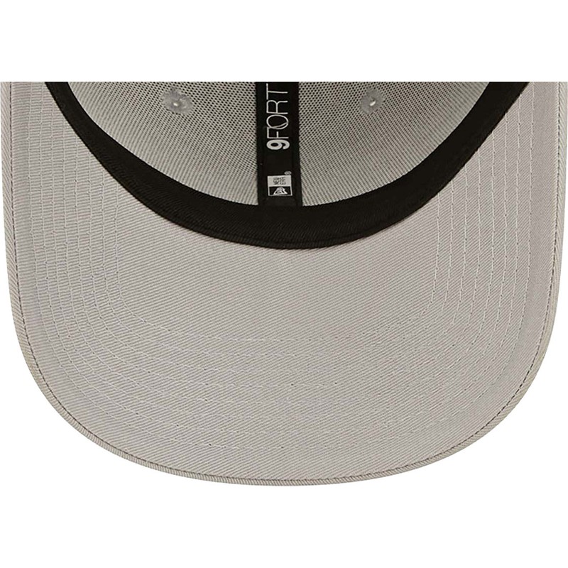 gorra-curva-gris-ajustable-9forty-repreve-de-los-angeles-lakers-nba-de-new-era