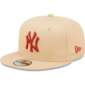 Gorra plana beige snapback 9FIFTY League Essential de New York Yankees MLB de New Era