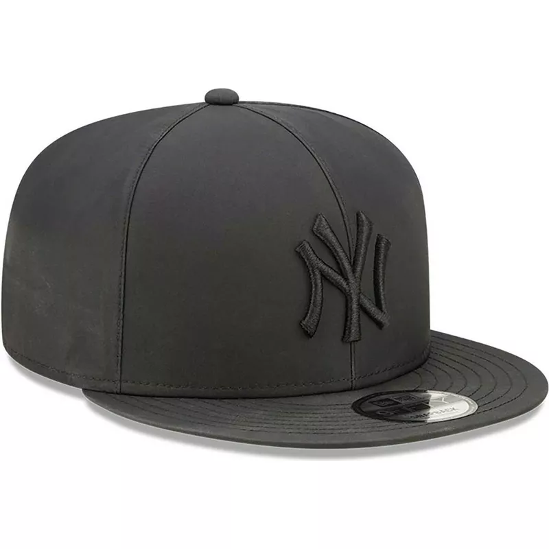 gorra-plana-negra-snapback-con-logo-negro-9fifty-gore-tex-de-new-york-yankees-mlb-de-new-era