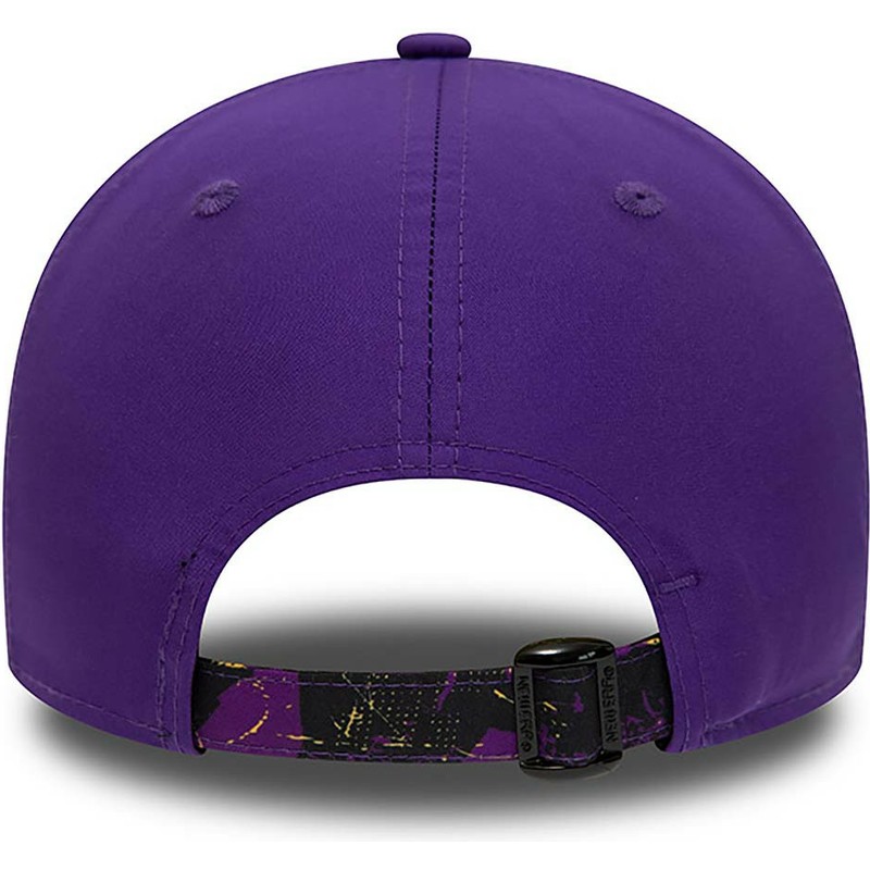 gorra-curva-violeta-ajustable-9forty-print-infill-de-los-angeles-lakers-nba-de-new-era
