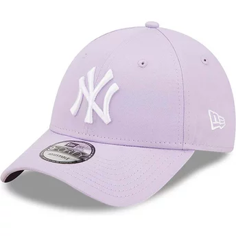 Gorra curva violeta ajustable 9FORTY League Essential de New York Yankees MLB de New Era