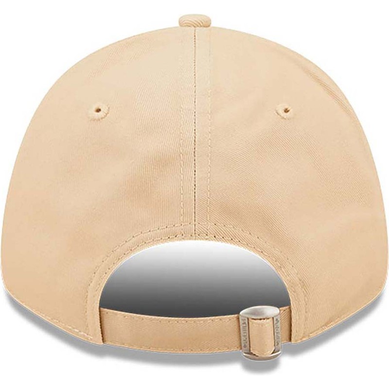 gorra-curva-beige-ajustable-con-logo-marron-9forty-league-essential-de-new-york-yankees-mlb-de-new-era