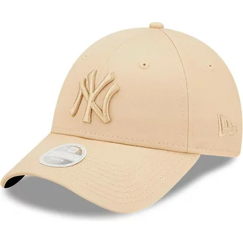 Gorra curva beige ajustable para mujer con logo beige 9FORTY League Essential de New York Yankees MLB de New Era