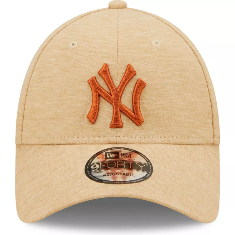 gorra-curva-marron-ajustable-con-logo-marron-9forty-jersey-essential-de-new-york-yankees-mlb-de-new-era