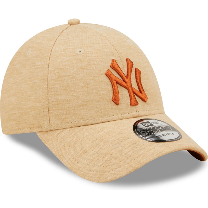 gorra-curva-marron-ajustable-con-logo-marron-9forty-jersey-essential-de-new-york-yankees-mlb-de-new-era