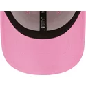 gorra-curva-rosa-ajustable-con-logo-blanco-9forty-league-essential-de-new-york-yankees-mlb-de-new-era