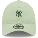 gorra-curva-verde-claro-ajustable-con-logo-verde-9twenty-mini-logo-de-new-york-yankees-mlb-de-new-era