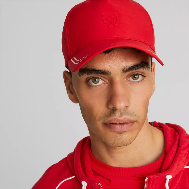 gorra-curva-roja-ajustable-con-logo-rojo-sptwr-style-de-ferrari-formula-1-de-puma