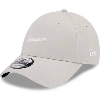 Gorra curva beige ajustable 9FORTY Seasonal de Vespa Piaggio de New Era