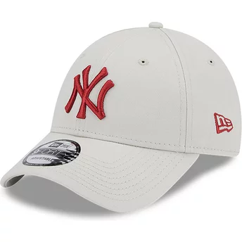 Gorra curva beige ajustable con logo rojo 9FORTY League Essential de New York Yankees MLB de New Era