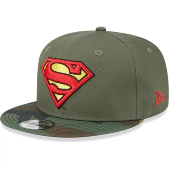 Gorra plana verde y camuflaje snapback para niño 9FIFTY de Superman DC Comics de New Era