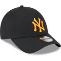 gorra-curva-negra-ajustable-con-logo-naranja-9forty-league-essential-de-new-york-yankees-mlb-de-new-era
