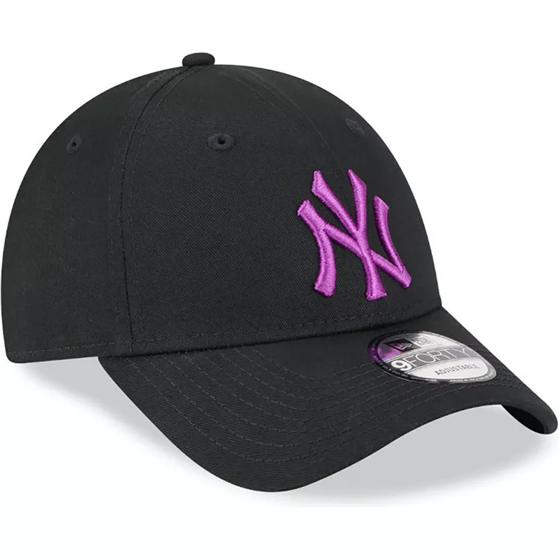 gorra-curva-negra-ajustable-con-logo-violeta-9forty-league-essential-de-new-york-yankees-mlb-de-new-era