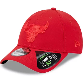 Gorra curva roja ajustable con logo rojo 9FORTY REPREVE Outline de Chicago Bulls NBA de New Era