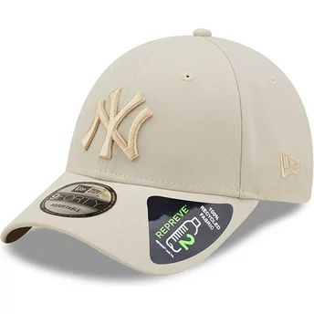 Gorra curva beige snapback con logo beige 9FORTY Tonal REPREVE de New York Yankees MLB de New Era