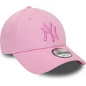 gorra-curva-rosa-ajustable-con-logo-rosa-9forty-league-essential-de-new-york-yankees-mlb-de-new-era