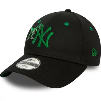 Gorra curva negra ajustable con logo verde para niño 9FORTY Graphic dinosaurio de New York Yankees MLB de New Era