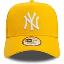 gorra-trucker-amarilla-a-frame-league-essential-de-new-york-yankees-mlb-de-new-era