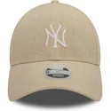 gorra-curva-beige-ajustable-para-mujer-9forty-linen-de-new-york-yankees-mlb-de-new-era