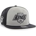 gorra-plana-gris-y-negra-snapback-de-los-angeles-kings-nhl-sure-shot-de-47-brand