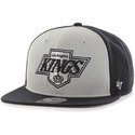 gorra-plana-gris-y-negra-snapback-de-los-angeles-kings-nhl-sure-shot-de-47-brand