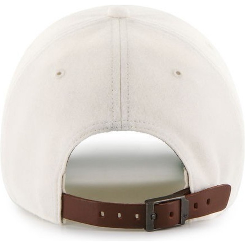 gorra-curva-crema-con-logo-negro-de-new-york-yankees-mlb-clean-up-de-47-brand