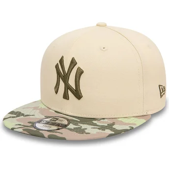 Gorra plana beige snapback con logo verde para niño 9FIFTY Contrast de New York Yankees MLB de New Era