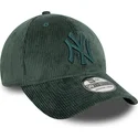 gorra-curva-verde-ajustada-con-logo-verde-39firty-cord-de-new-york-yankees-mlb-de-new-era