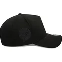 gorra-curva-negra-snapback-con-logo-negro-9forty-e-frame-monochrome-de-new-york-yankees-mlb-de-new-era