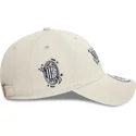 gorra-curva-beige-ajustable-9twenty-scribble-de-ac-milan-serie-a-de-new-era