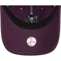 gorra-curva-violeta-ajustable-con-logo-azul-marino-9twenty-league-essential-de-new-york-yankees-mlb-de-new-era