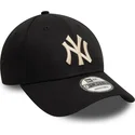 gorra-curva-negra-ajustable-con-logo-beige-9forty-league-essential-de-new-york-yankees-mlb-de-new-era