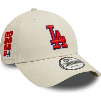 Gorra curva beige ajustable con logo rojo 9FORTY Side Patch de Los Angeles Dodgers MLB de New Era